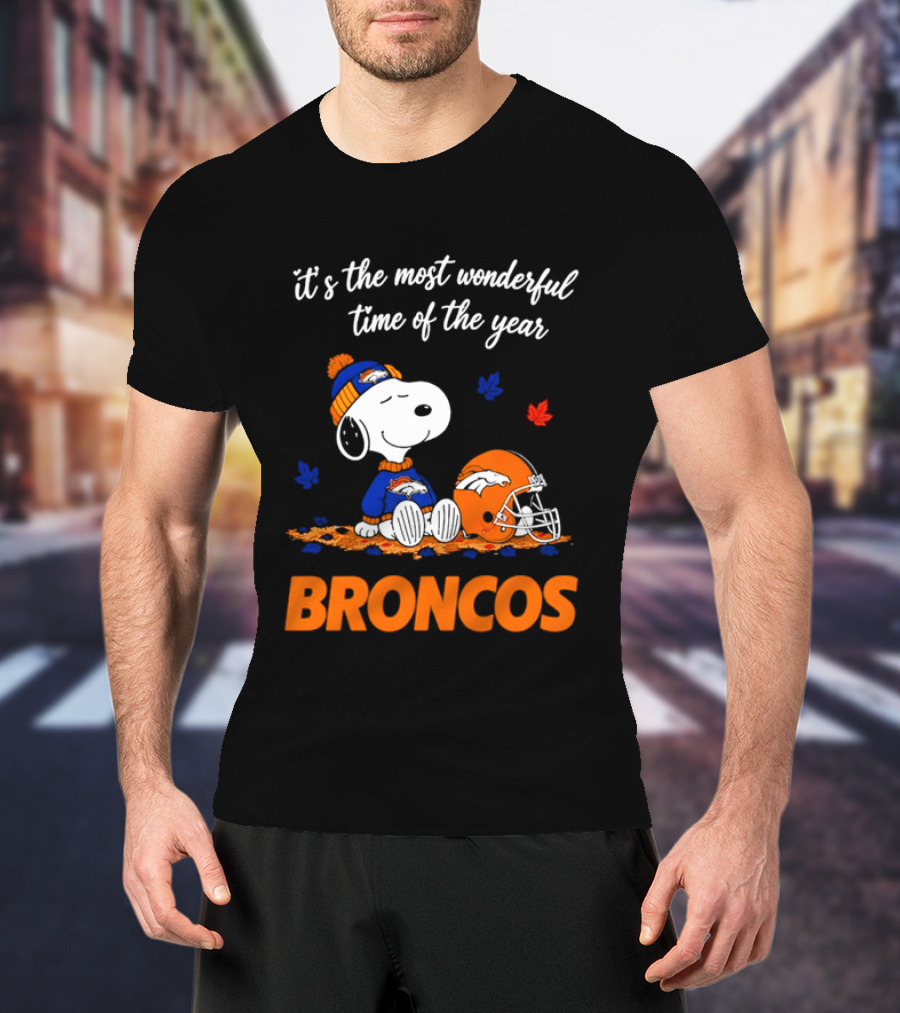 Denver Broncos Snoopy Its The Most Wonderful Time Of Year Autumn Leaves T-Shirt