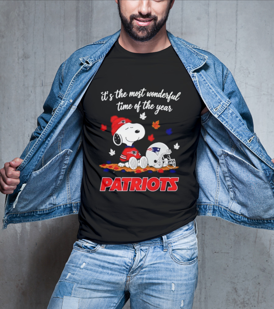 New England Patriots Snoopy It's The Most Wonderful Time Of The Year Autumn Leaves T-Shirt