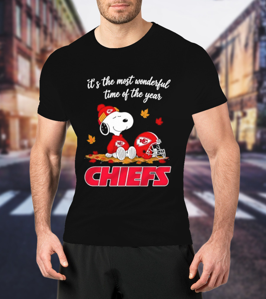 Kansas City Chiefs Snoopy It's The Most Wonderful Time Of The Year Helmet Autumn Leaves T-Shirt