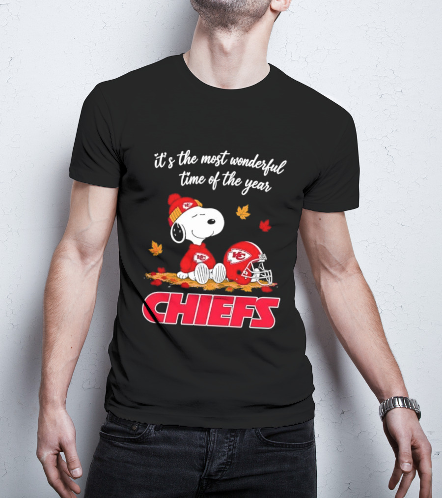 Kansas City Chiefs Snoopy It's The Most Wonderful Time Of The Year Helmet Autumn Leaves T-Shirt