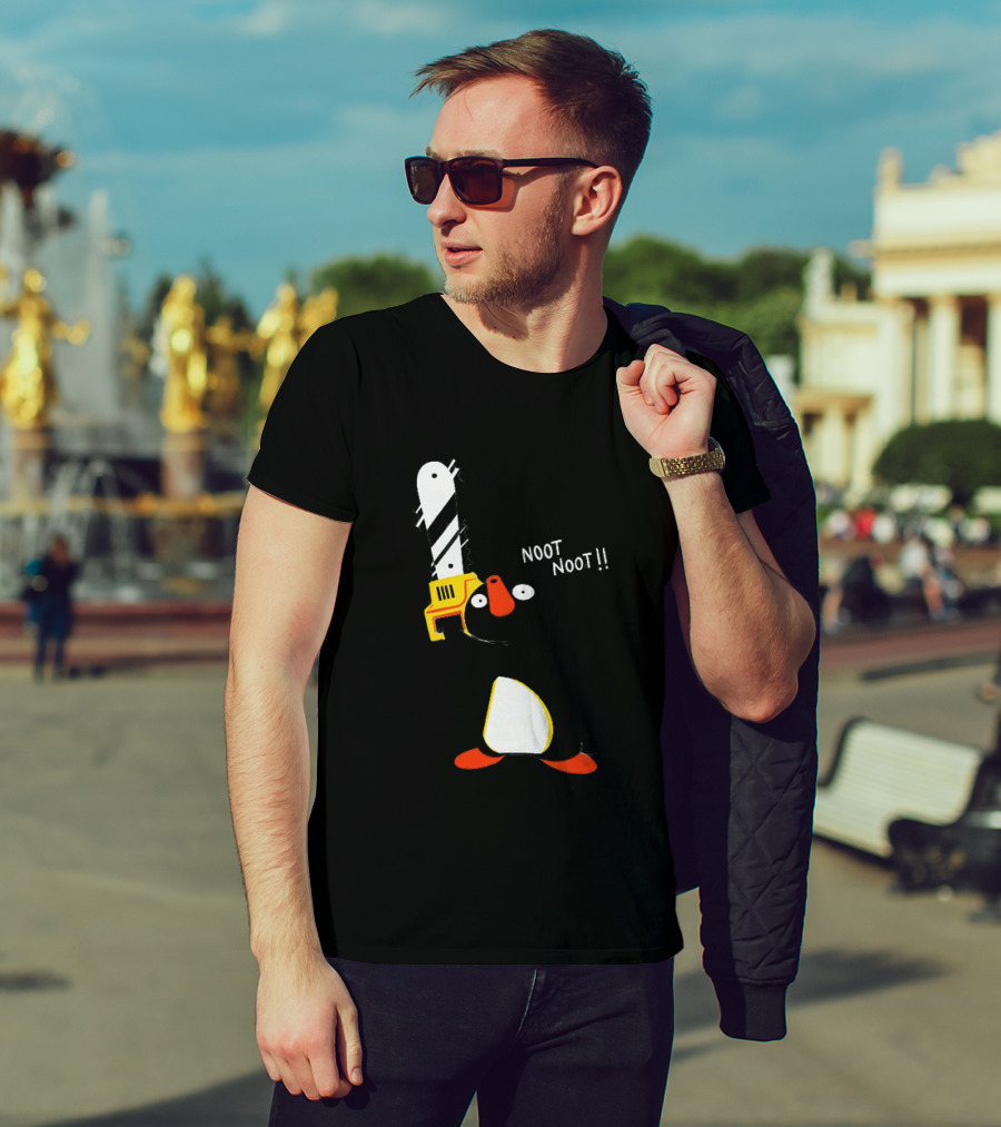 Pingu Chainsaw Noot Noot!! T-Shirt