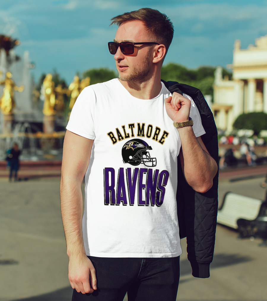 Baltimore Ravens Everyone Es Women's Sports Ravens Helmet T-Shirt