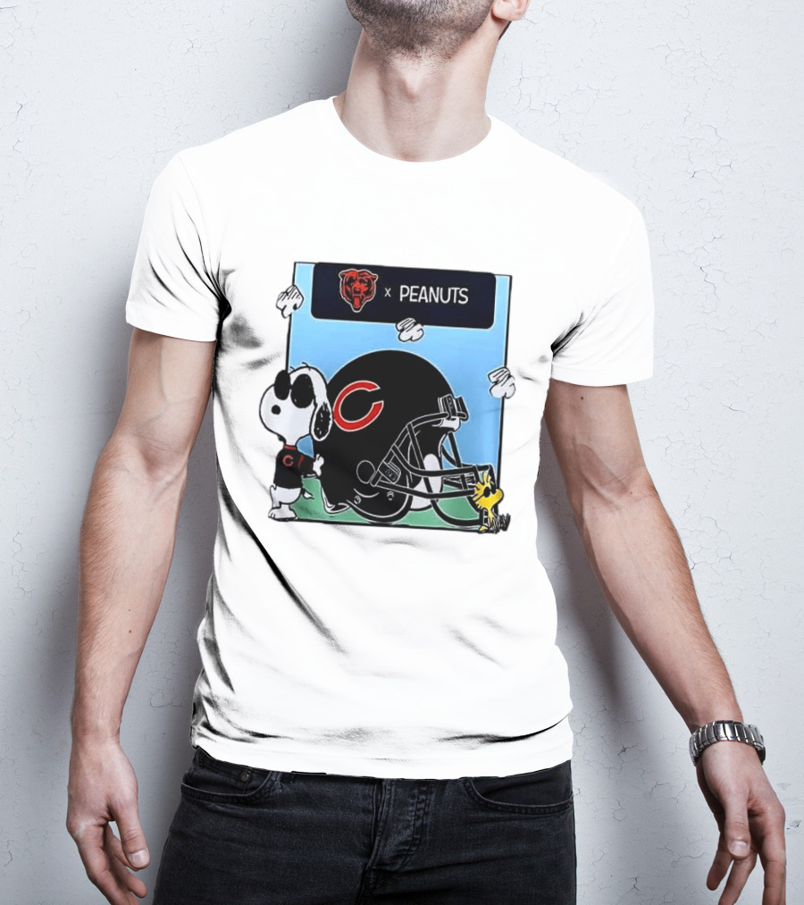 Chicago Bears X Peanuts Snoopy Woodstock Football Collaboration T-Shirt