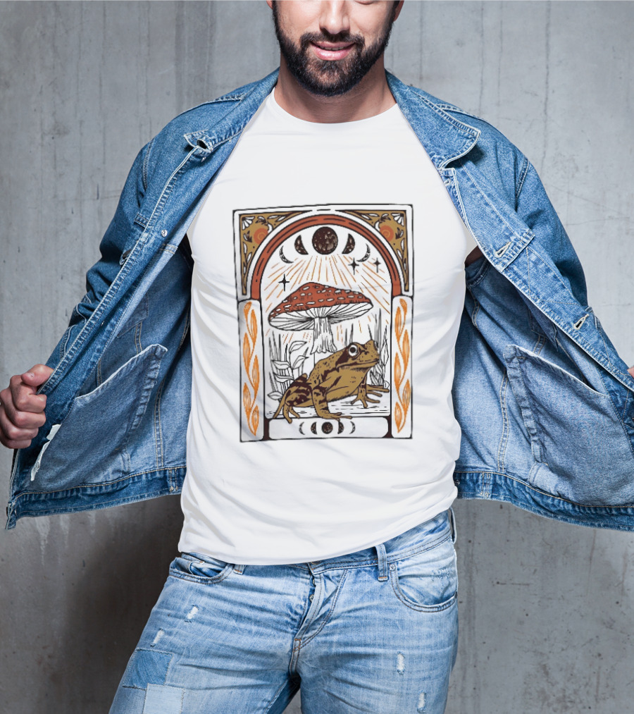 Toad With Amanita Mushroom And Celestial Moon Phases Tarot Aesthetic T-Shirt