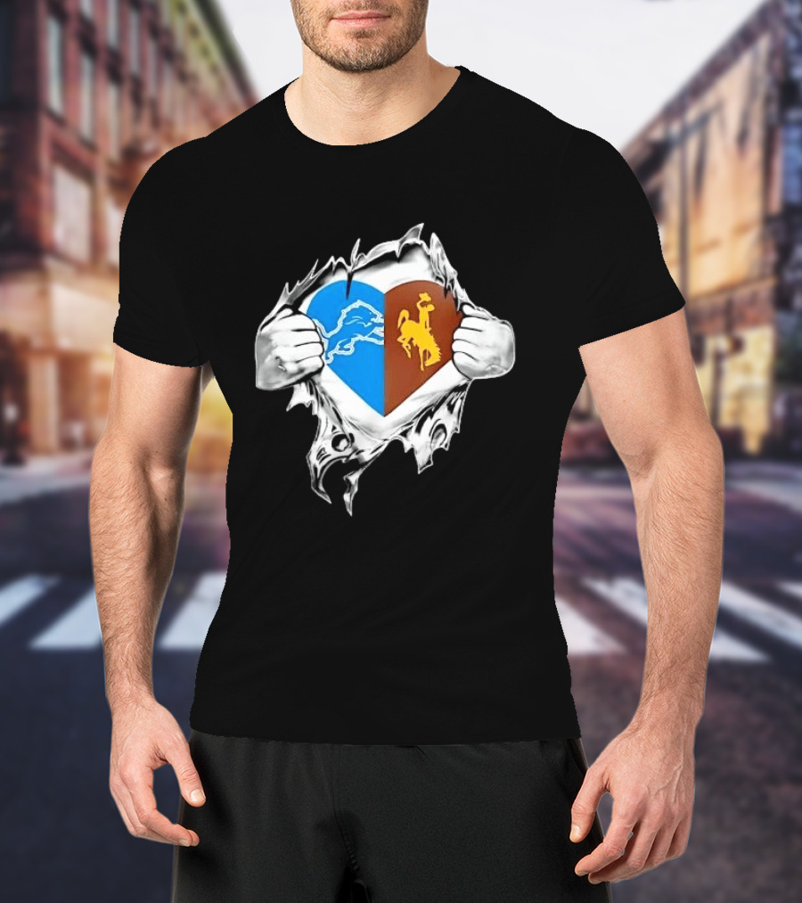 Detroit Lions Wyoming Cowboys Heart Ripped Skin T-Shirt
