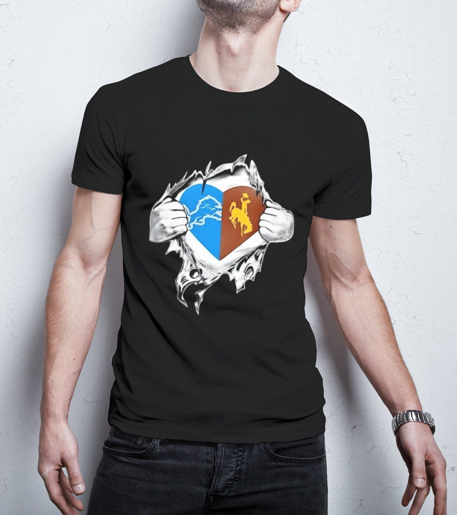 Detroit Lions Wyoming Cowboys Heart Ripped Skin T-Shirt