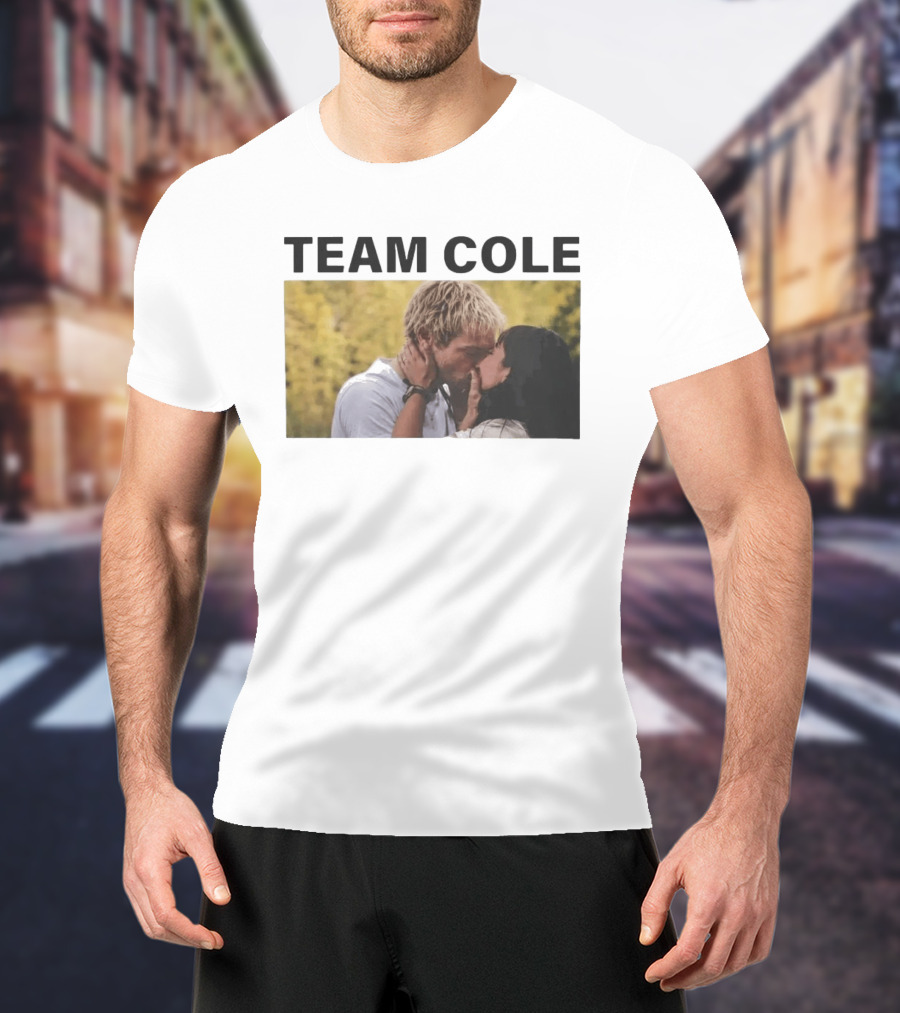 Team Cole Romantic Kiss Scene T-Shirt