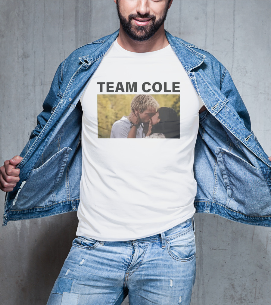 Team Cole Romantic Kiss Scene T-Shirt