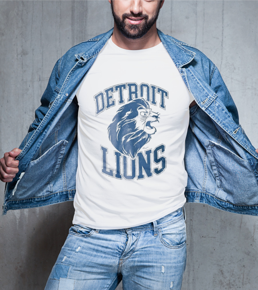 Detroit Lions Distressed Roaring Lion Head Varsity T-Shirt