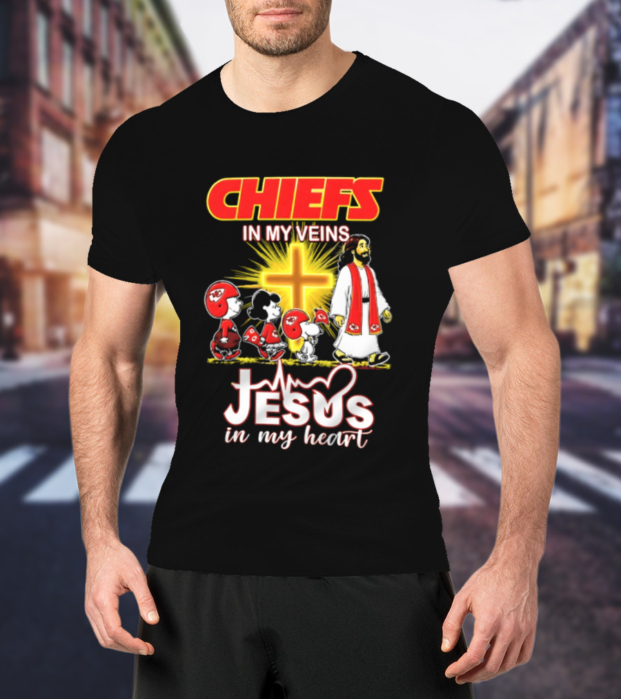 Chiefs In My Veins Jesus In My Heart Snoopy And Charlie Football T-Shirt