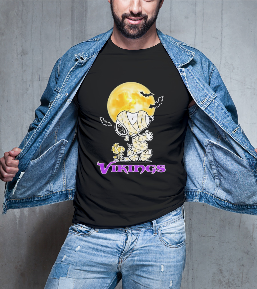 Snoopy Woodstock Vikings Halloween Mummy Moon T-Shirt