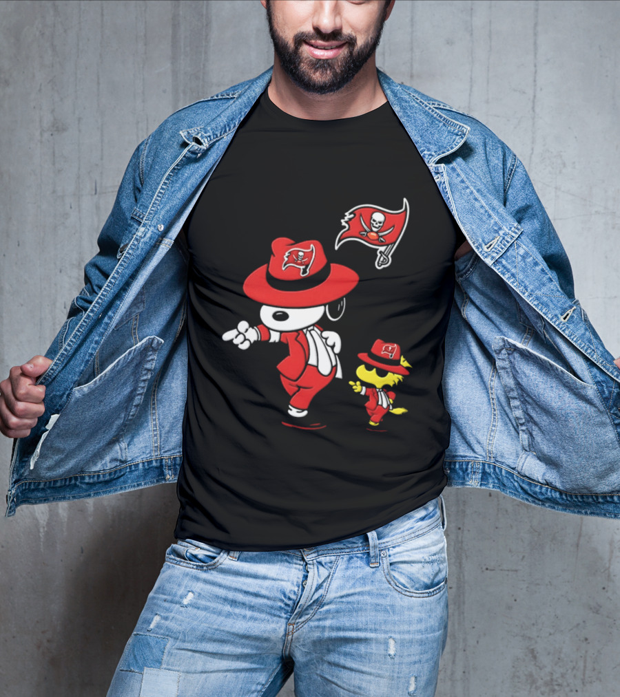 Snoopy Woodstock Tampa Bay Buccaneers Pirate Flag Dance T-Shirt