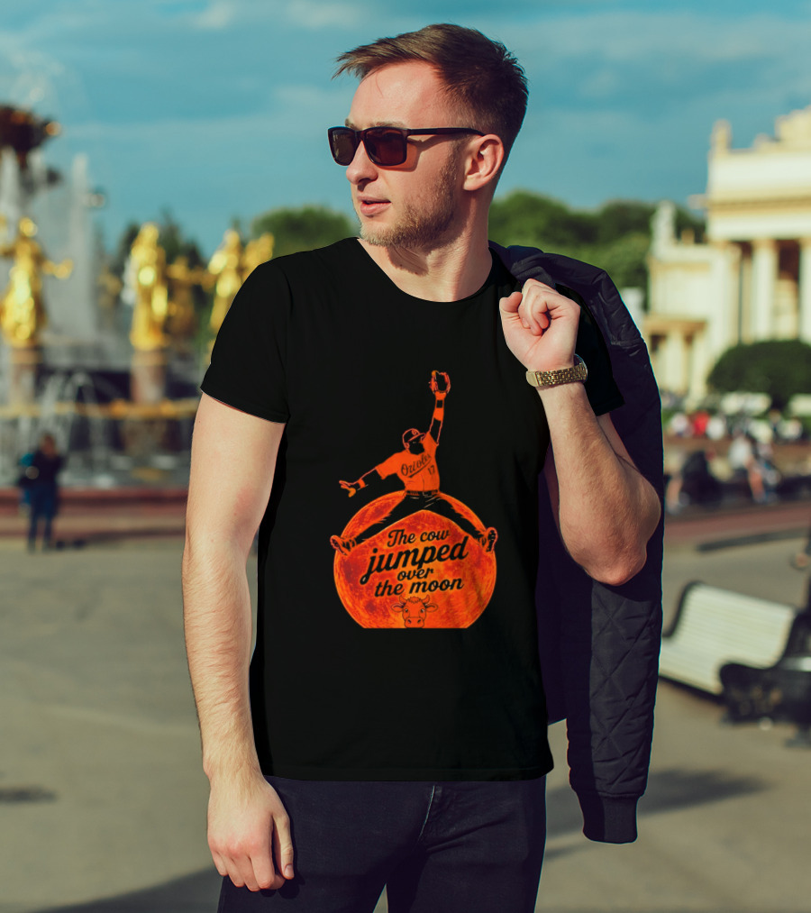 Colton Cowser The Cow Jumped Over The Moon Baseball Catcher T-Shirt