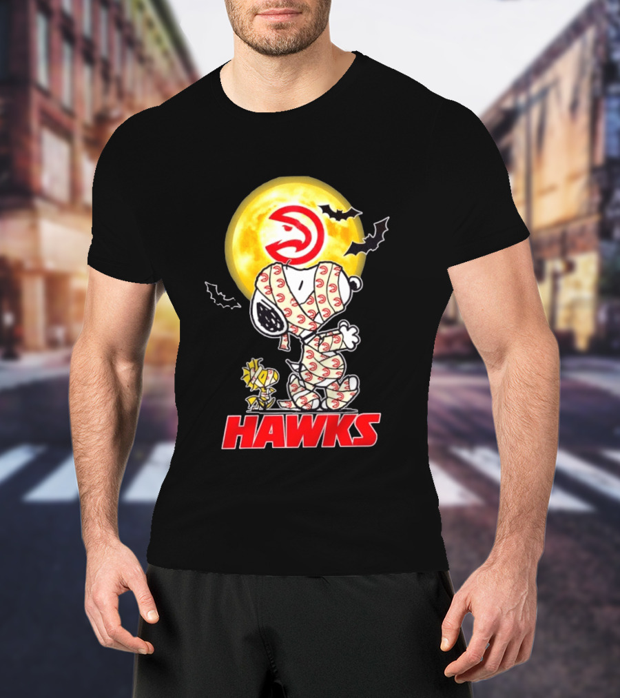 Atlanta Hawks Snoopy Woodstock Mummy Halloween Moon Bats T-Shirt