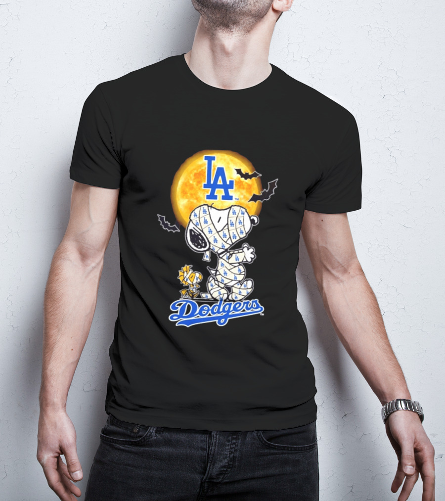 Los Angeles Dodgers Snoopy Woodstock Mummy Halloween Baseball Moon Bats T-Shirt