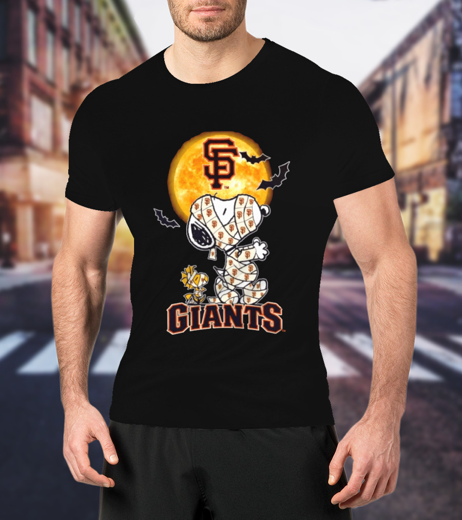 San Francisco Giants Snoopy Woodstock Mummy Halloween Moon T-Shirt