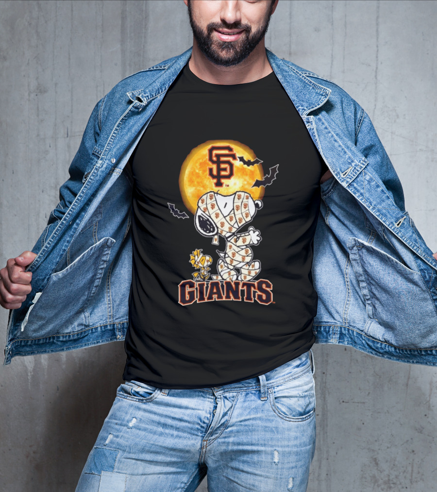 San Francisco Giants Snoopy Woodstock Mummy Halloween Moon T-Shirt