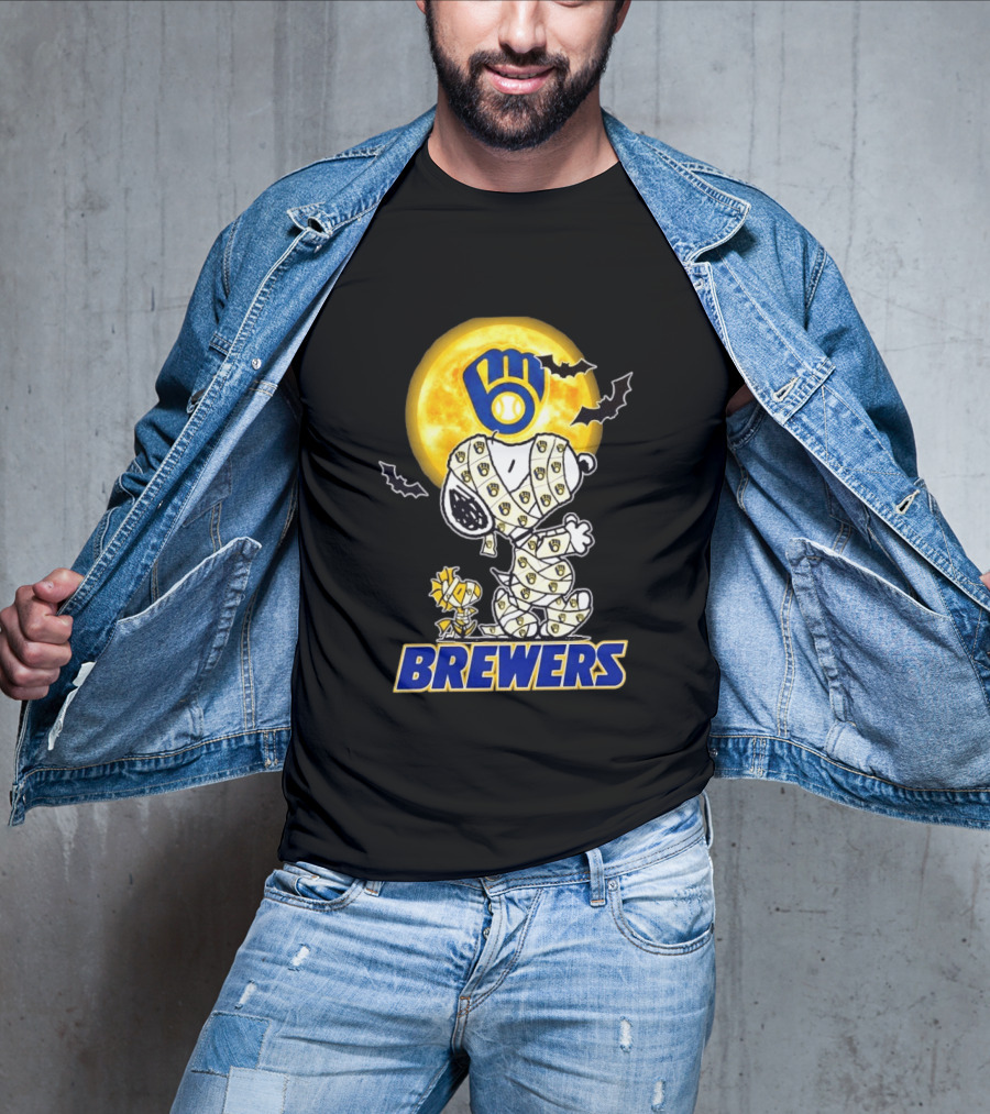 Milwaukee Brewers Snoopy Woodstock Mummy Halloween Moon Bats T-Shirt