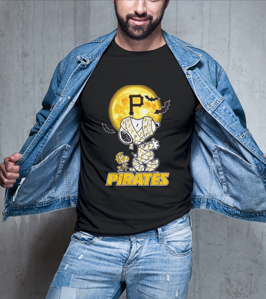 Pittsburgh Pirates Snoopy Woodstock Mummy Halloween Moon Bats T-Shirt