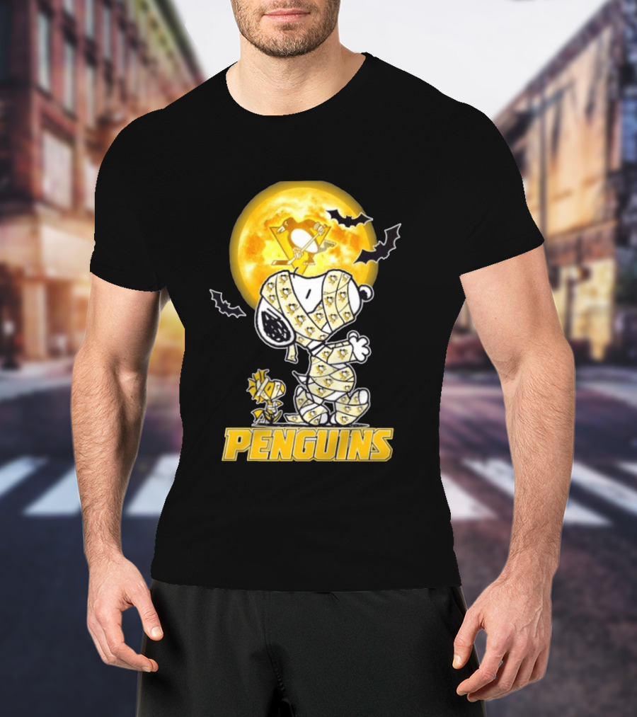 Pittsburgh Penguins Snoopy Woodstock Mummy Halloween Moon Bats T-Shirt