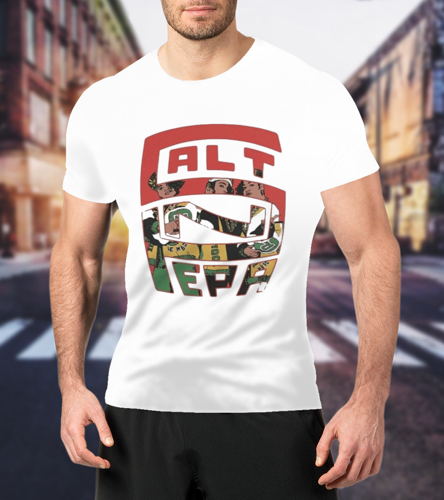 Salt N Pepa Group Members In Bold Outfits T-Shirt