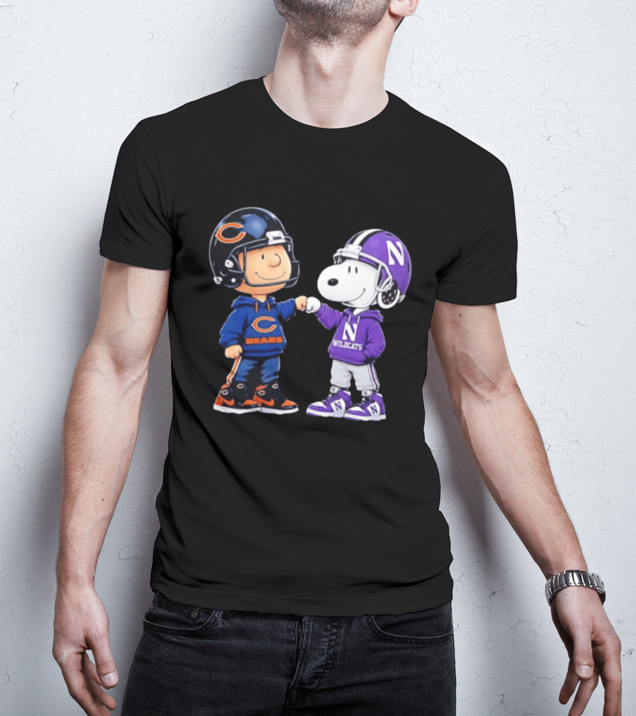 Peanuts Collaboration Chicago Bears Northwestern Wildcats Fist Bump Charlie Brown Snoopy Football Fans T-Shirt