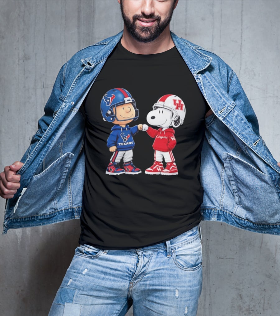Peanuts Snoopy And Charlie Brown Houston Texans Vs Houston Cougars Fan Gear T-Shirt