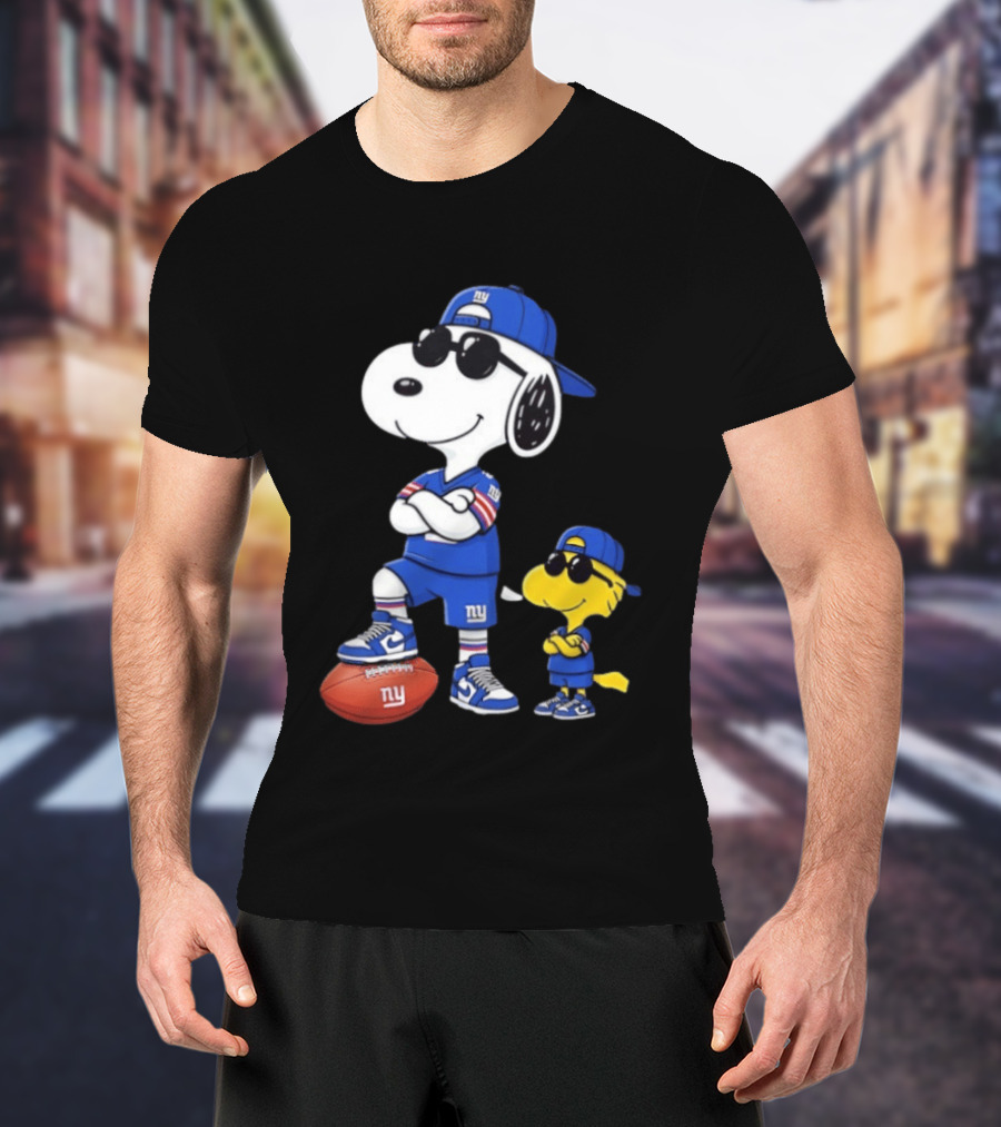Snoopy And Woodstock In New York Giants Team T-Shirt