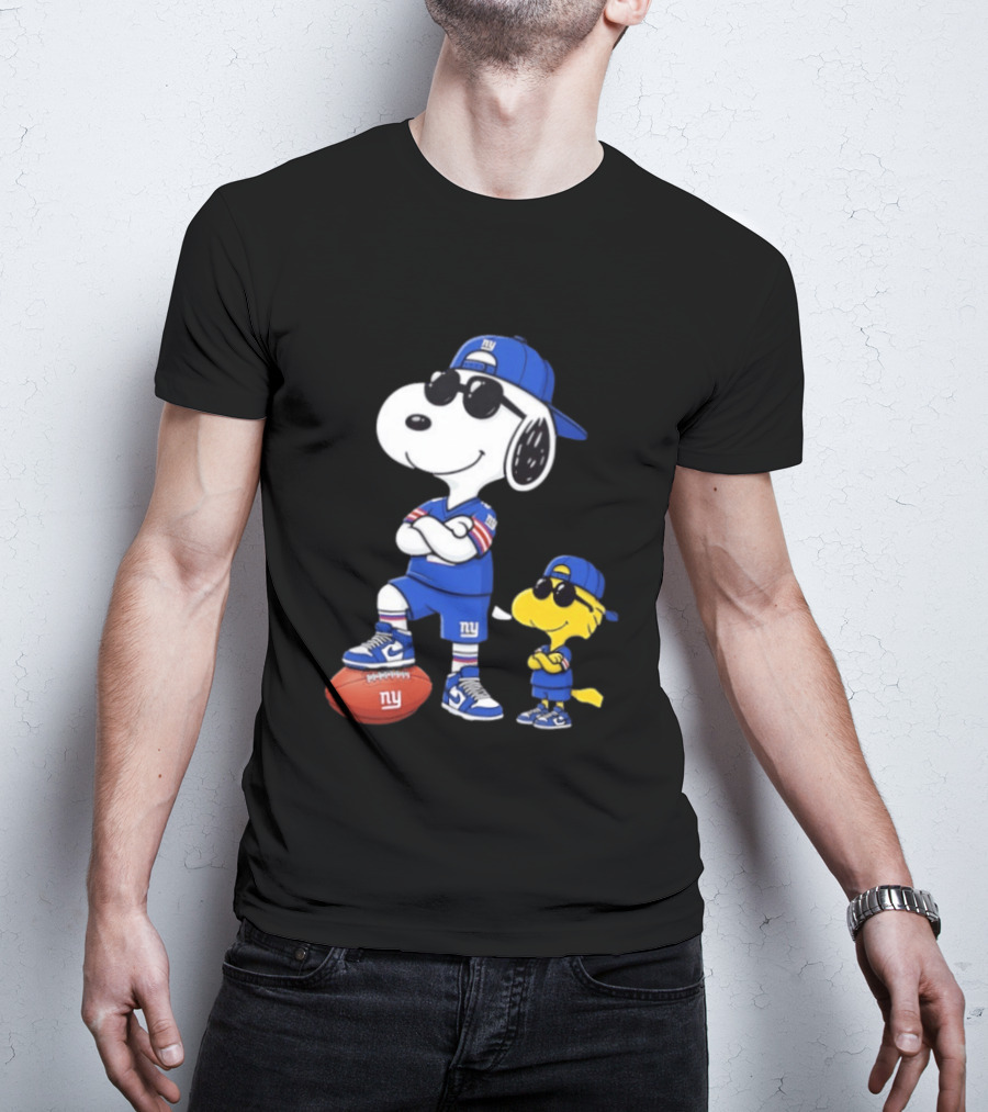 Snoopy And Woodstock In New York Giants Team T-Shirt