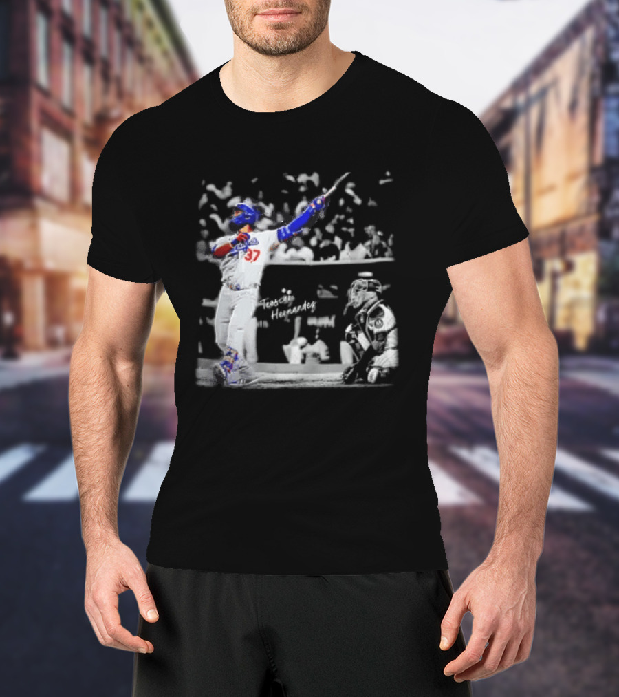 Los Angeles Dodgers Teoscar Hernandez Baseball Player Number 37 Swinging Pose T-Shirt