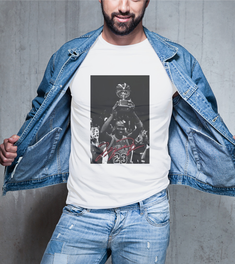 Chicago Bulls Michael Jordan Trophy Victory Celebration Image 23 Signature T-Shirt