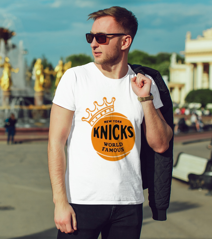 New York Knicks NBA Basketball World Famous Crown T-Shirt