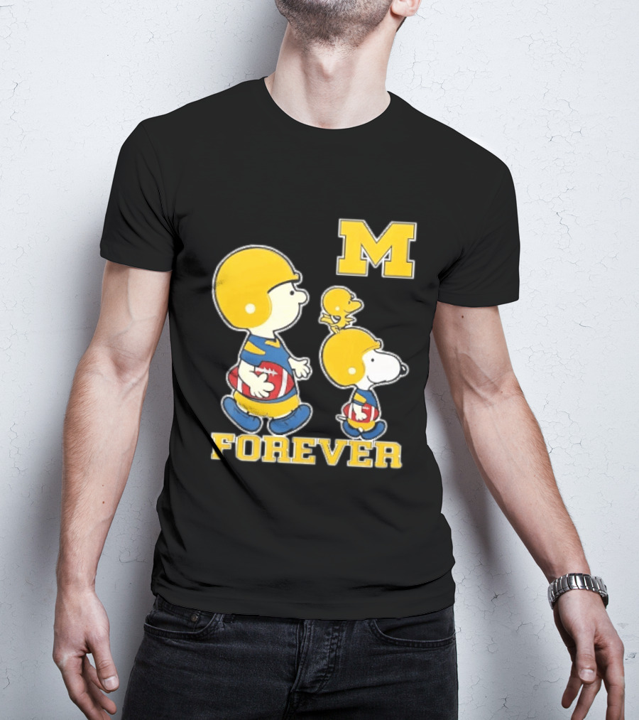 Peanuts Forever Michigan Wolverines M Football Charlie Brown Snoopy Woodstock T-Shirt