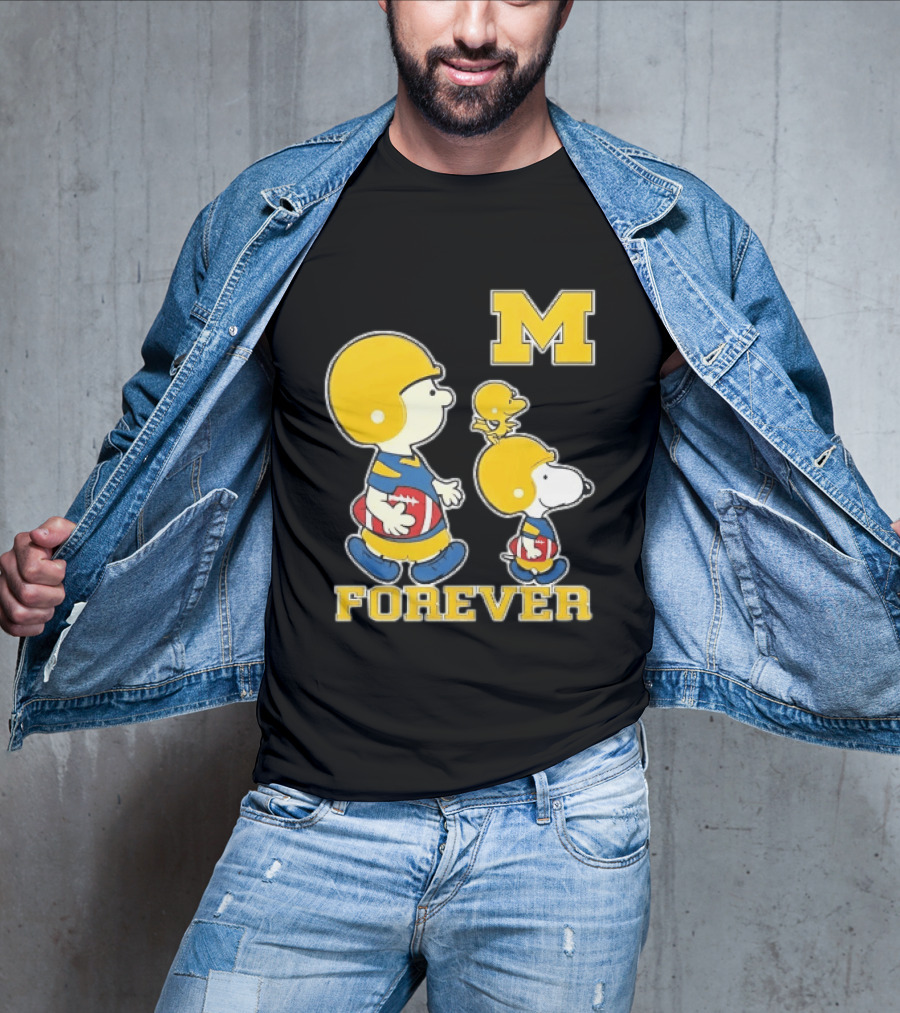 Peanuts Forever Michigan Wolverines M Football Charlie Brown Snoopy Woodstock T-Shirt