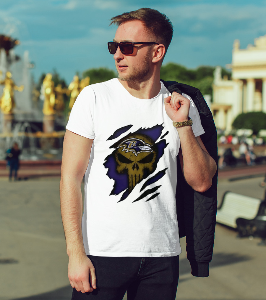 Baltimore Ravens Punisher Skull Torn Effect Fan Gear T-Shirt