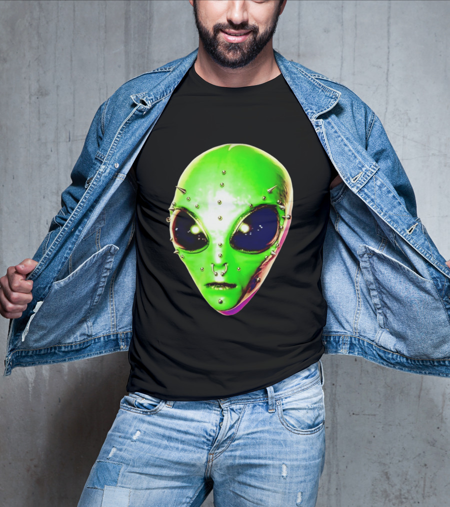 Believe Alien Pierced Face Extraterrestrial Iconic Green Martian Head T-Shirt