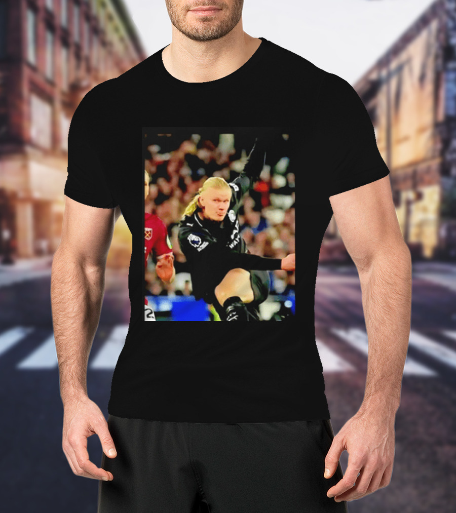 Erling Haaland Manchester City Football Player In Action T-Shirt
