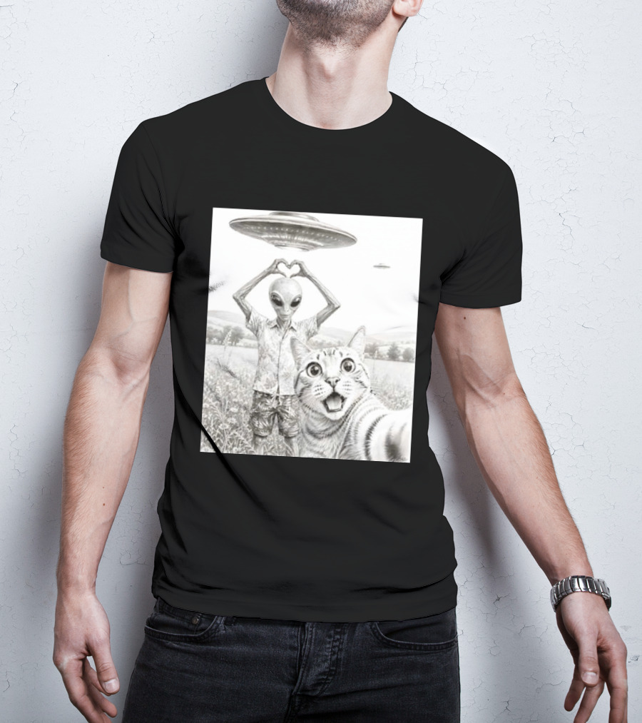 Alien And Cat Selfie UFO Extraterrestrial Meadow Scene T-Shirt