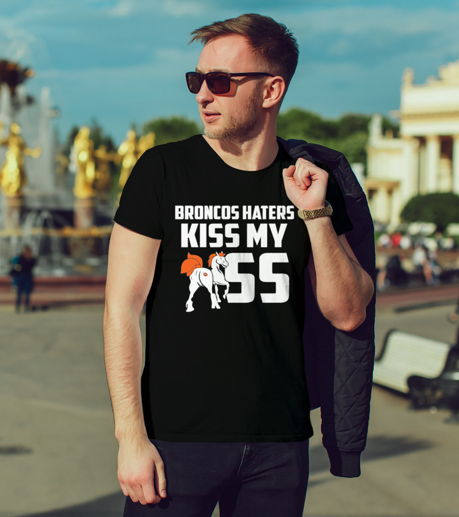 Broncos Haters Kiss My SS Horse And Lip Print T-Shirt