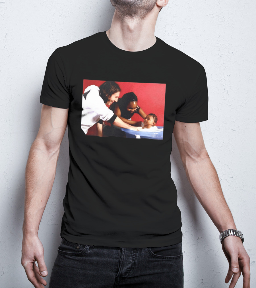 Lionel Messi Bathes Baby Lamine Yamal Legendary Blessing Football Moment T-Shirt