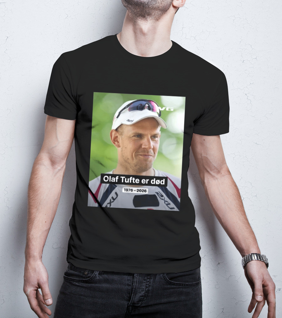Olaf Tufte Er Død 1976 2026 VG 2XU T-Shirt