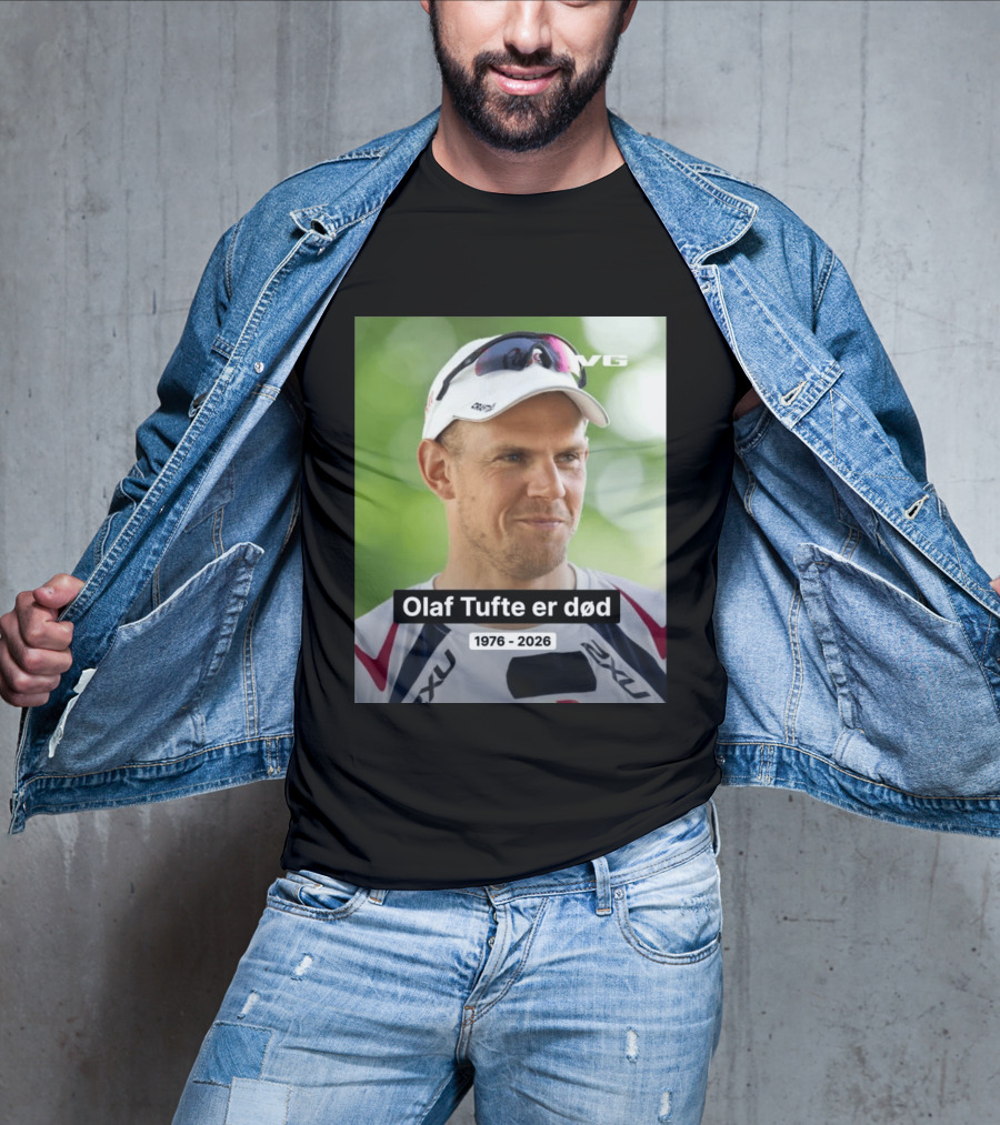 Olaf Tufte Er Død 1976 2026 VG 2XU T-Shirt
