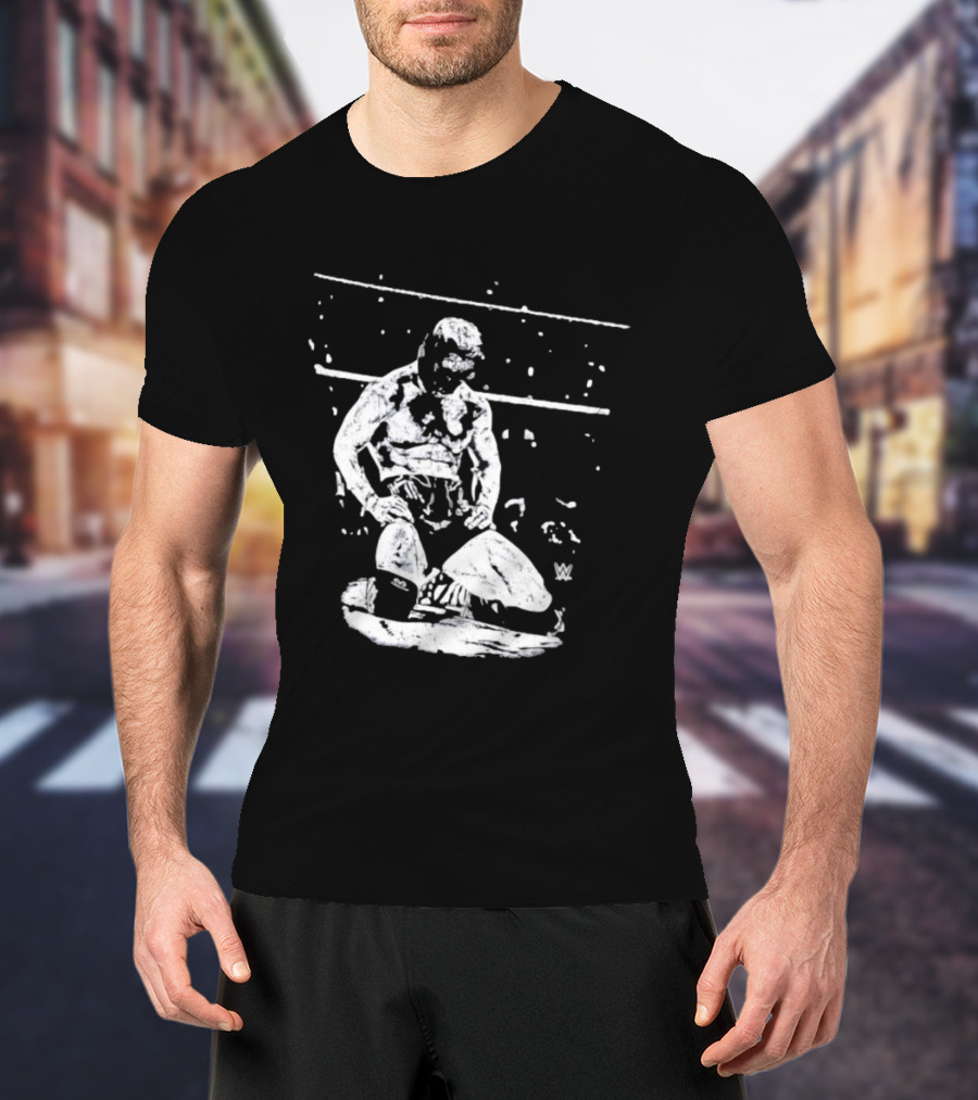 Rey Mysterio WWE Kneeling Pose Iconic Wrestler Image T-Shirt