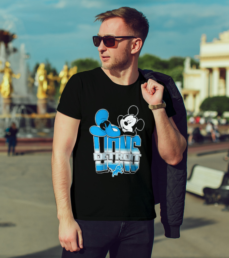 Mickey Mouse Relaxing Detroit Lions Disney Football T-Shirt