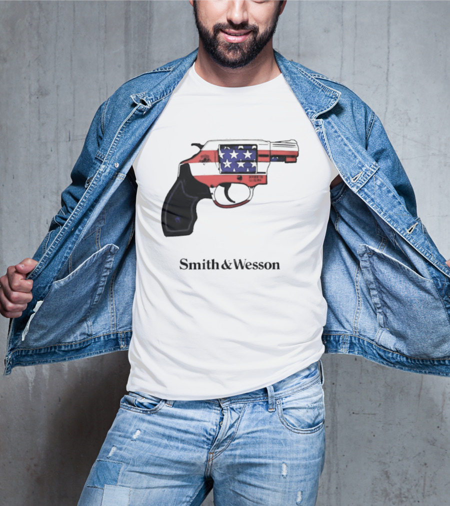 Smith And Wesson American Flag Revolver Firearm T-Shirt