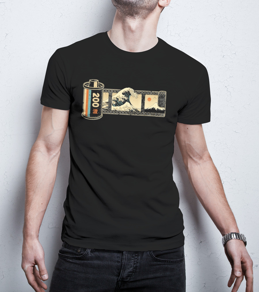 The Great Wave Off Kanagawa Film Roll 200 Vintage Japanese T-Shirt