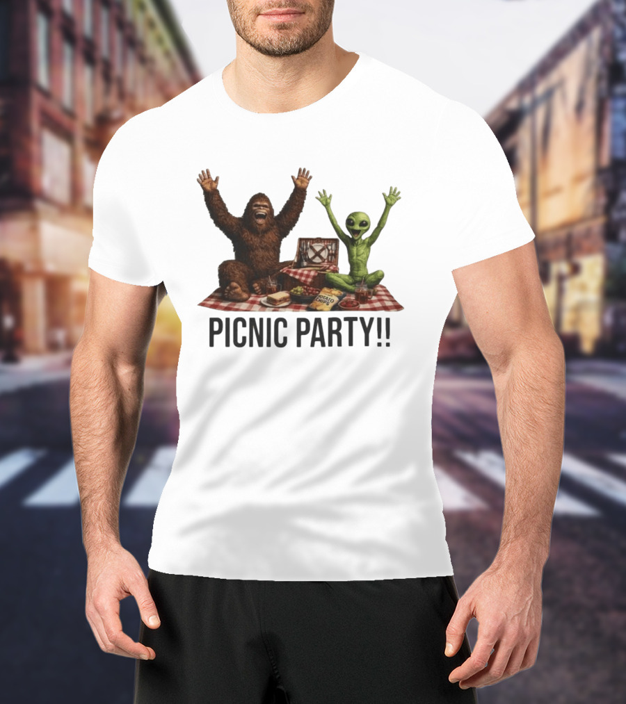 Bigfoot And Alien Picnic Party With Chips And Sandwiches T-Shirt