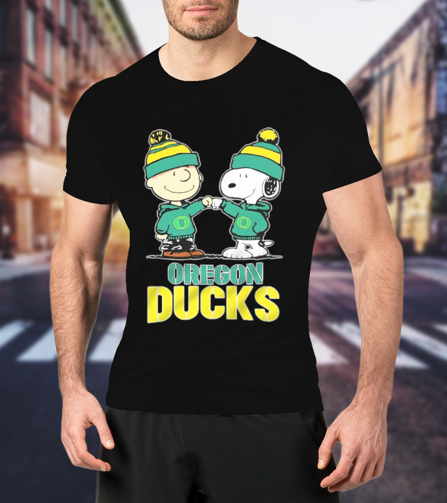Charlie Brown Snoopy Fist Bump Oregon Ducks Fan Gear T-Shirt
