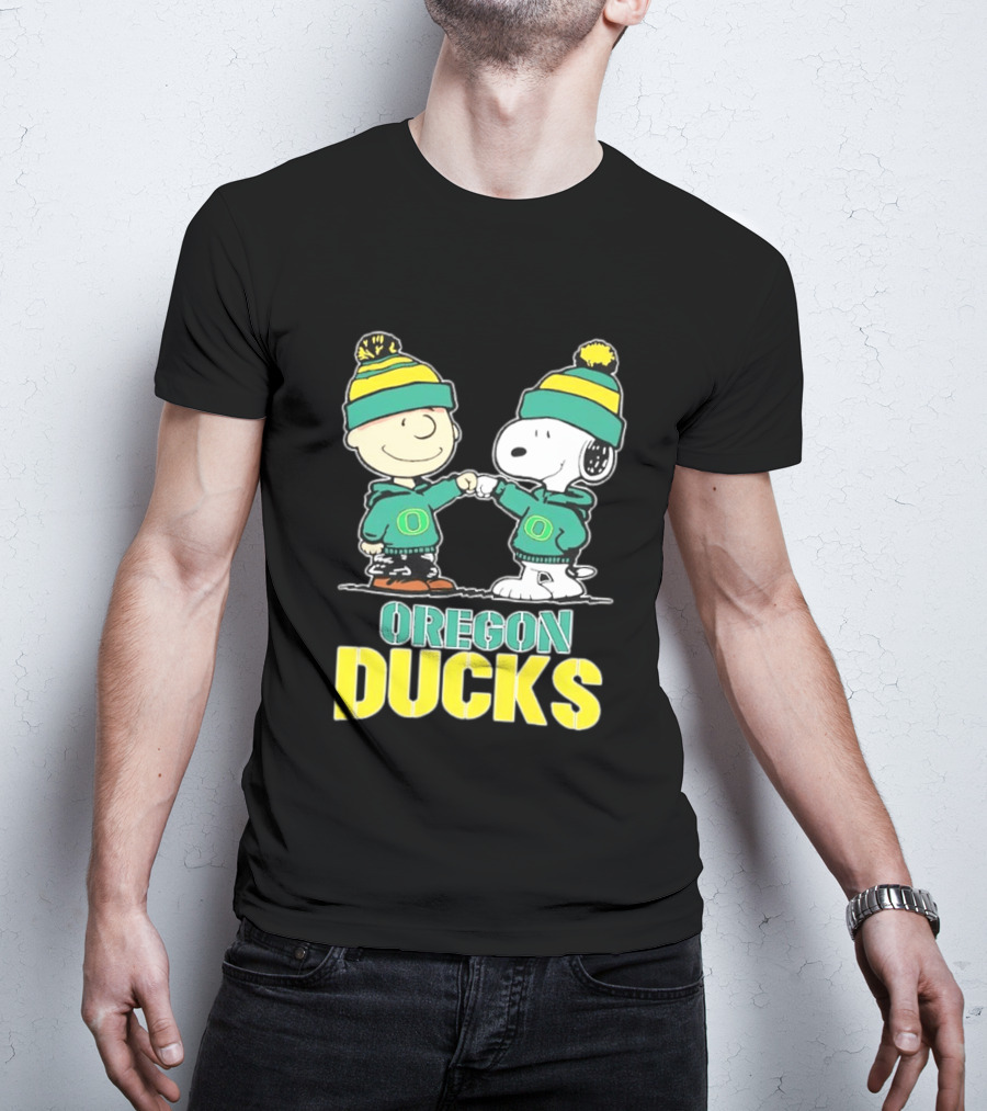 Charlie Brown Snoopy Fist Bump Oregon Ducks Fan Gear T-Shirt