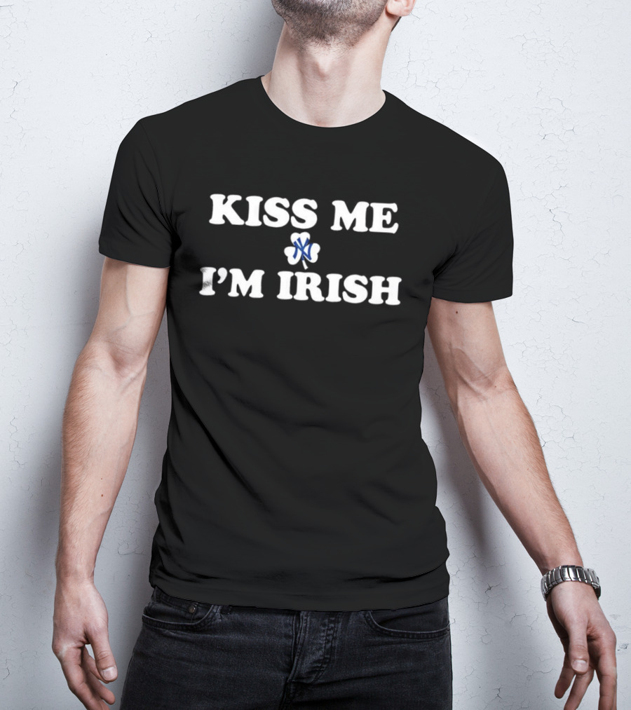 New York Yankees Kiss Me I'm Irish St Patrick's Day Clover T-Shirt